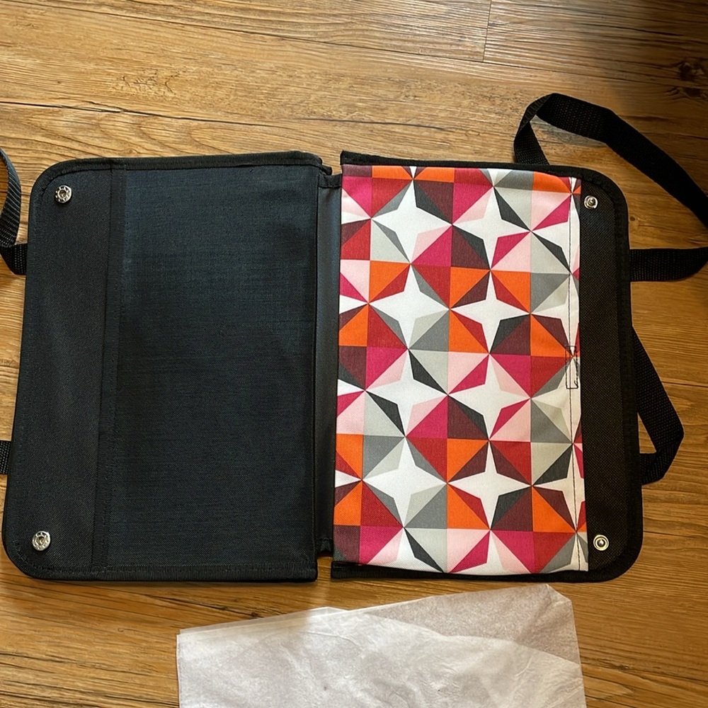 NWT thirty-one small utility tote - Picture 4 of 9